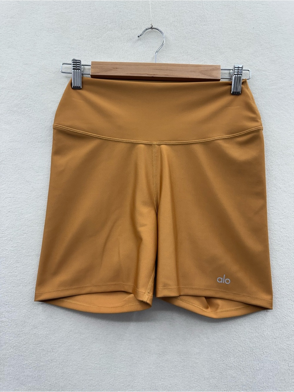 Alo Women's Medium Biker Shorts Copper Brown 5 Inch Inseam
